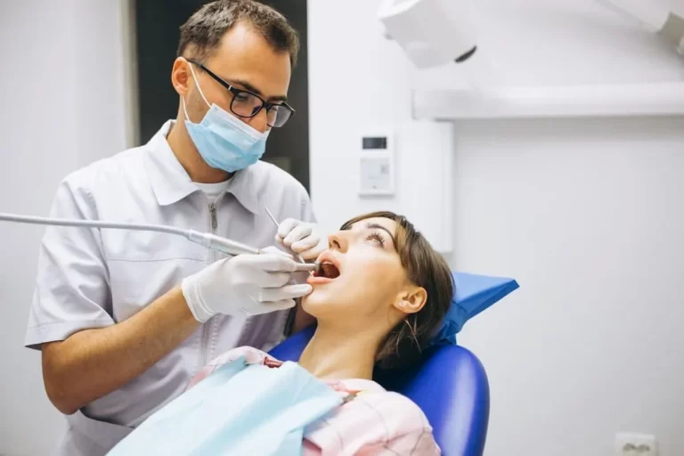 Dentes tortos têm tratamentos?