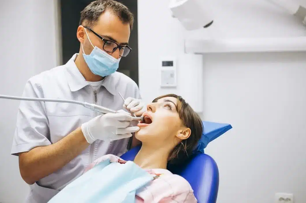 Dentes tortos tem tratamento